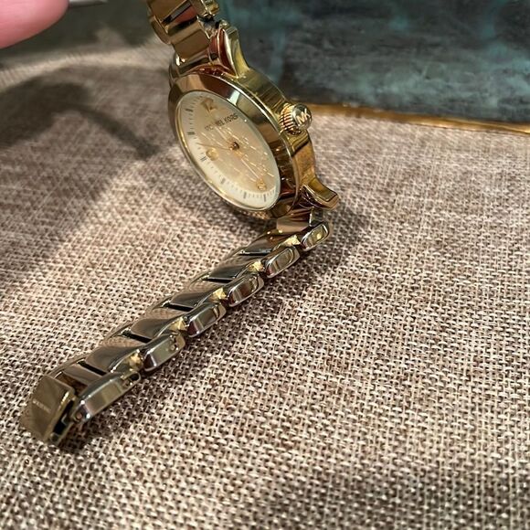 Women’s Michael Kors Gold Watch - Picture 6 of 9